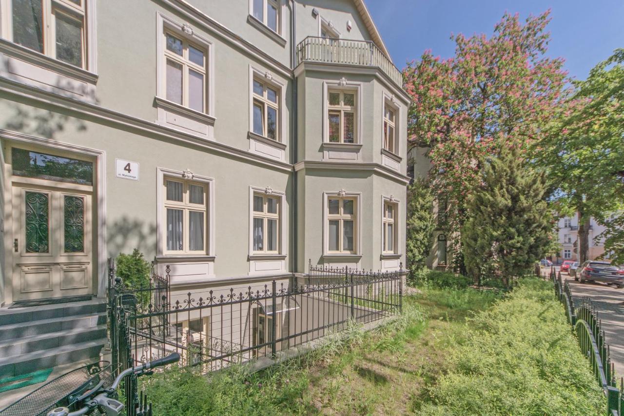 Studio Four - Prywatne Wejscie I Taras W Centrum Sopotu Buitenkant foto